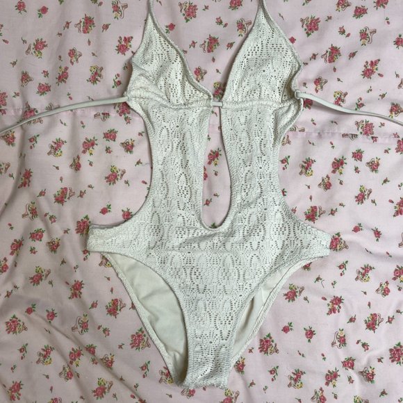 Forever 21 Cream Lace Monokini - Picture 1 of 3